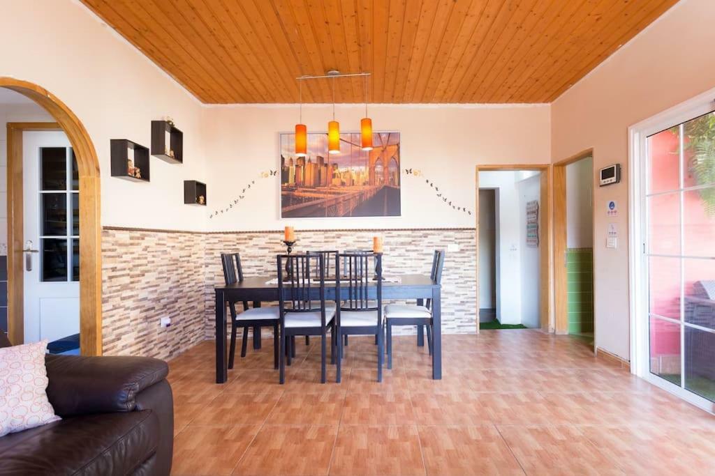 Blanca Tenerife - Complete House - Terrace And Bbq, 5 Minutes From The And Airport Holiday home *