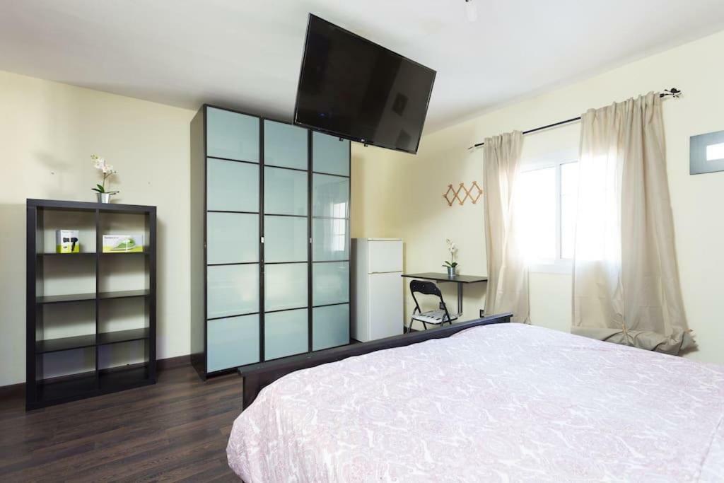 Holiday home Blanca Tenerife - Complete House - Terrace And Bbq, 5 Minutes From The And Airport San Isidro (Tenerife)