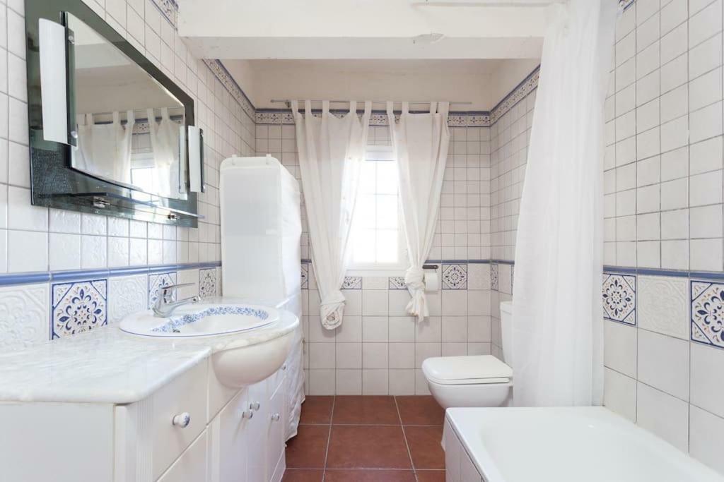 Blanca Tenerife - Complete House - Terrace And Bbq, 5 Minutes From The And Airport *