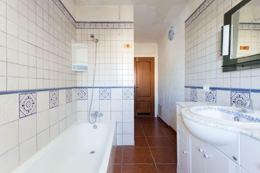 Blanca Tenerife - Complete House - Terrace And Bbq, 5 Minutes From The And Airport