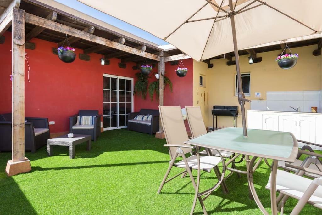Blanca Tenerife - Complete House - Terrace And Bbq, 5 Minutes From The And Airport *