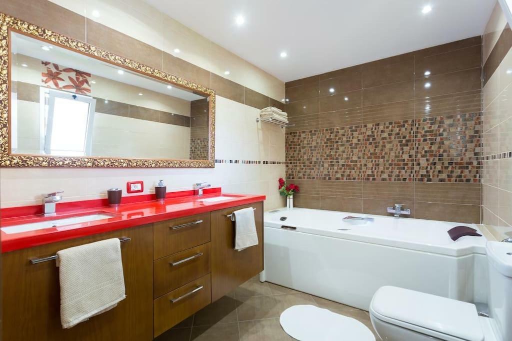 Blanca Tenerife - Complete House - Terrace And Bbq, 5 Minutes From The And Airport *