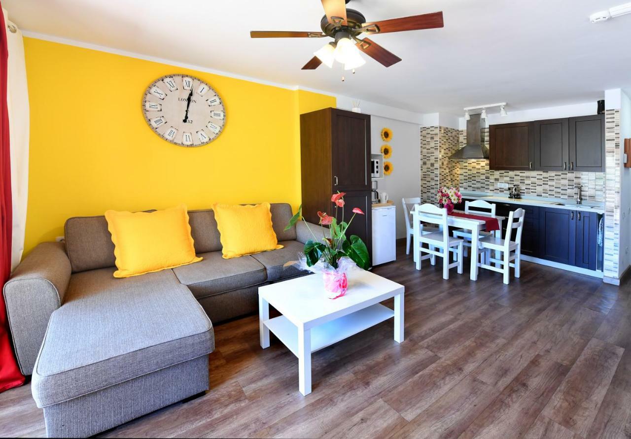 Las Americas Front Line Ocean Appartement *