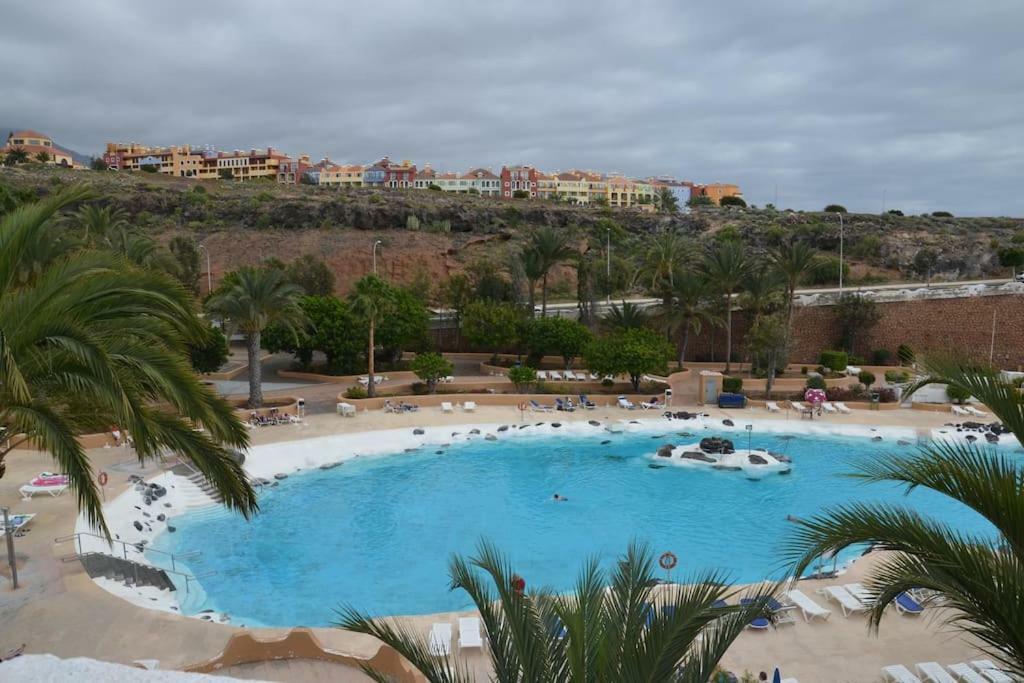 Aphotel Paraiso Del Sur In Centro Citta, Wifi Personale, Vista Mare Con Terrazza, Ristoranti E Pub Adiacenti, Taxi E Bus, Atelier Cura Persona, Farmacia Con Medico Costa Adeje (Tenerife)