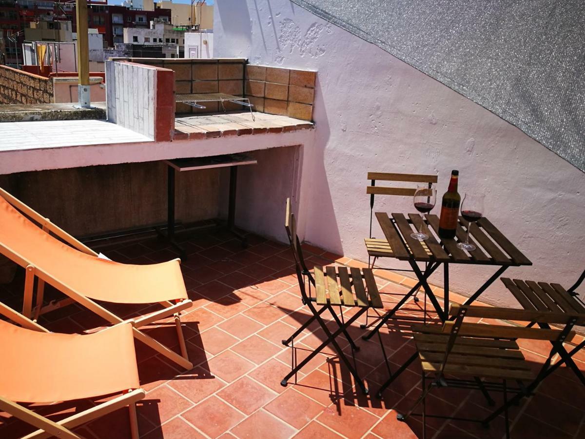 Manuel Verdugo, 32 * Santa Cruz de Tenerife