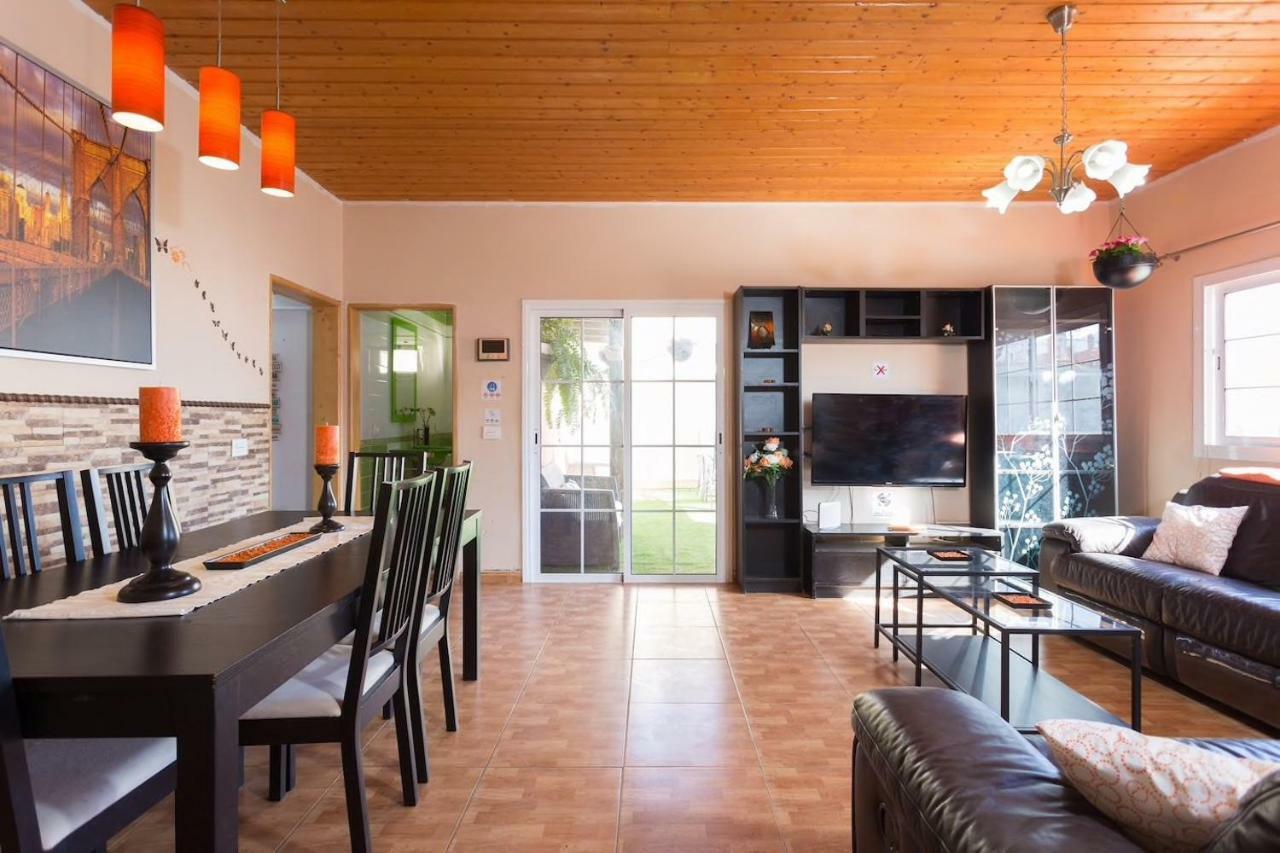 Blanca Tenerife - Complete House - Terrace And Bbq, 5 Minutes From The And Airport * San Isidro (Tenerife)