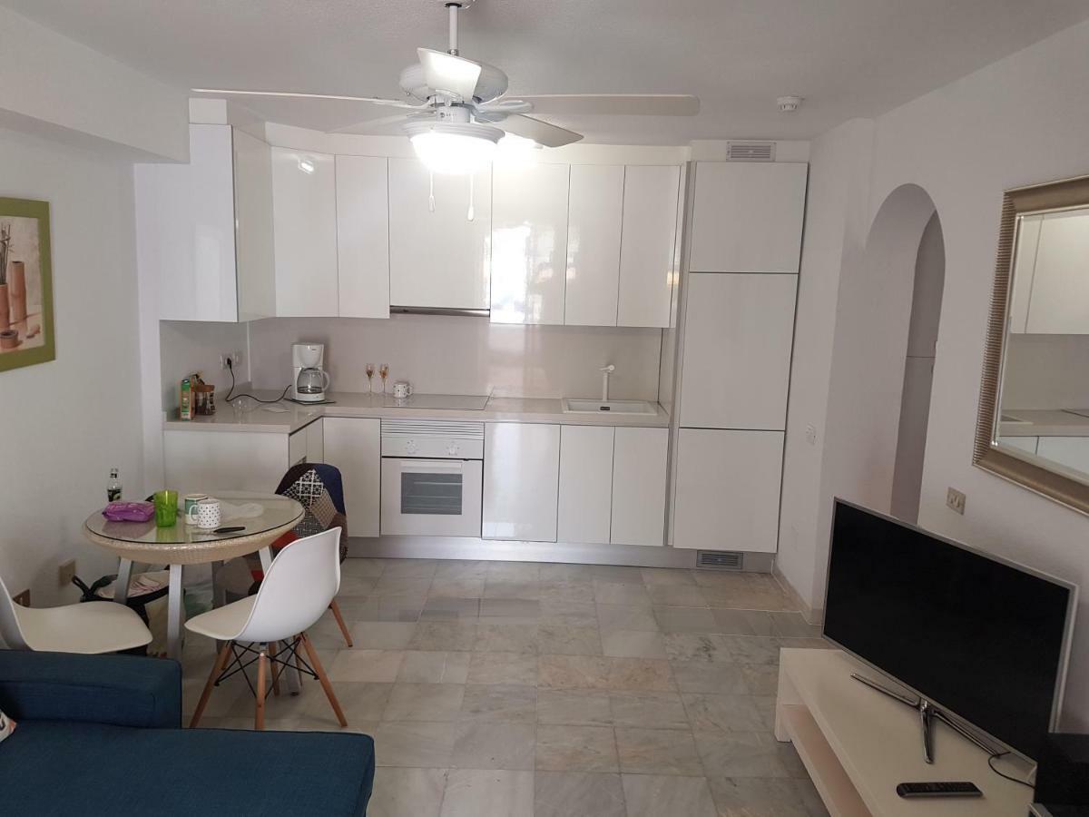 Apartment Ground Floor No 5 With Fantastic Heated Pool Close To The Sea, Gardensite