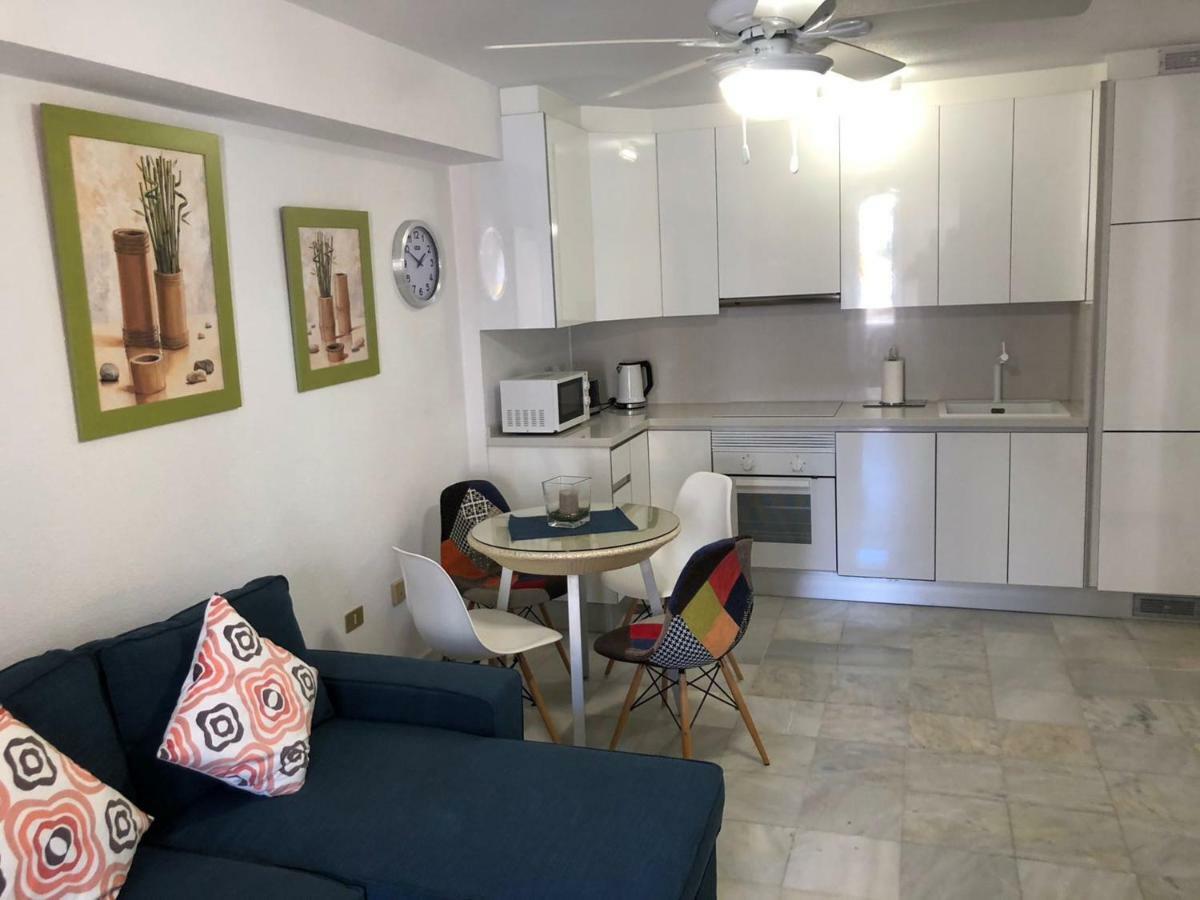 Apartment Ground Floor No 5 With Fantastic Heated Pool Close To The Sea, Gardensite