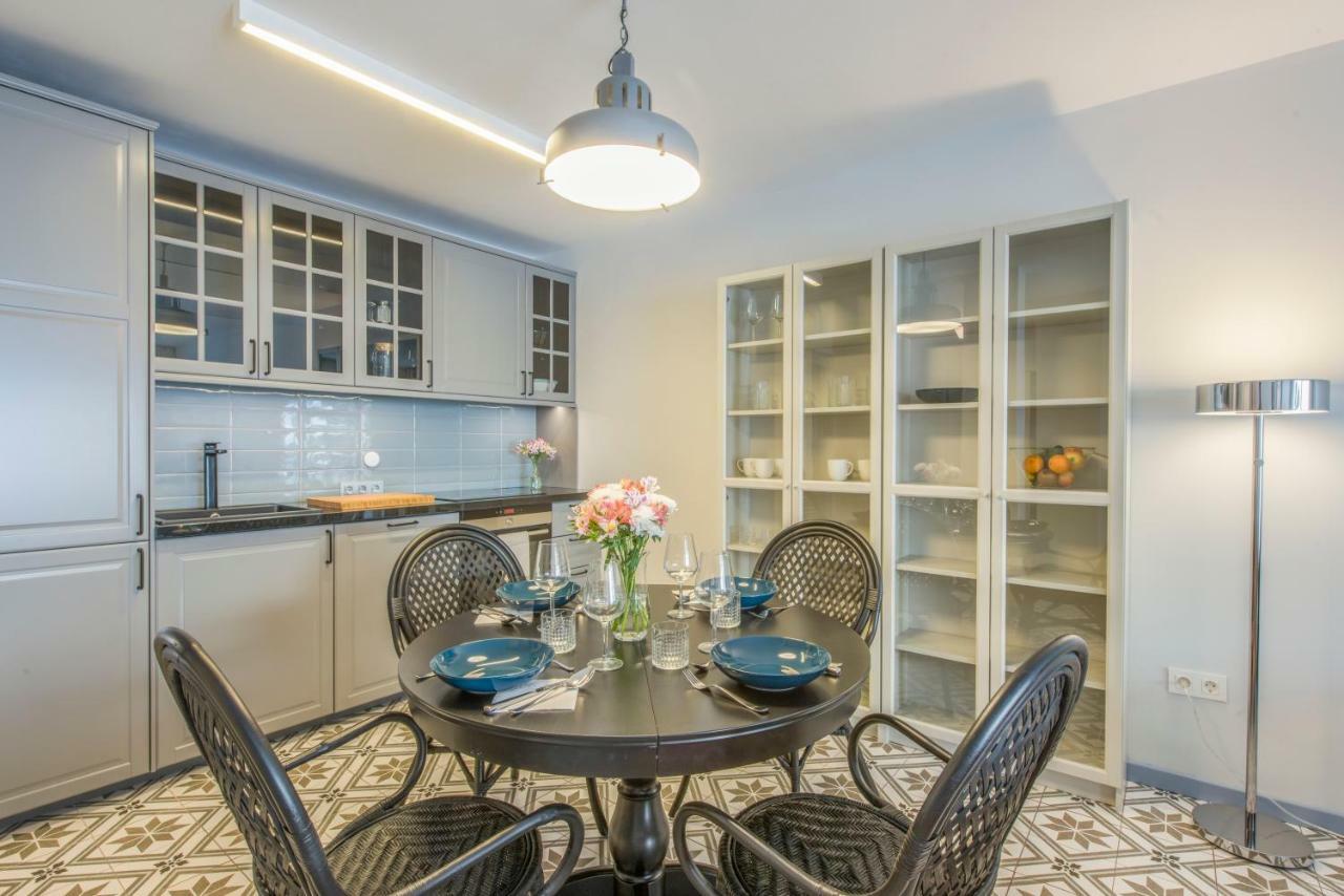 Modern, Bright And Welcoming Oceanfront Appartement