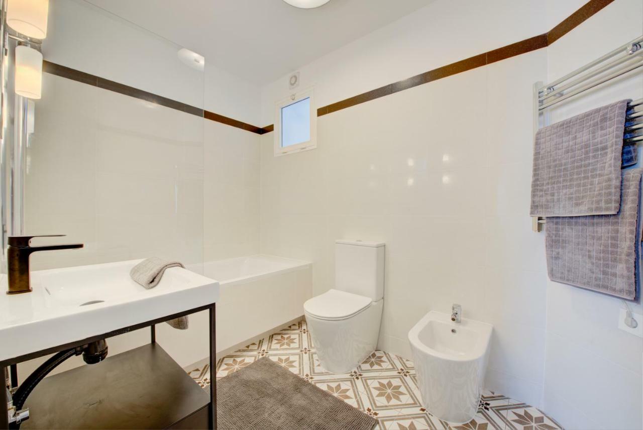 Modern, Bright And Welcoming Oceanfront Appartement *