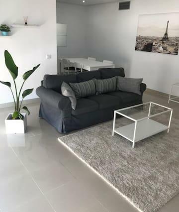 Tower's Flat 4 On The 30th Floor +wifi +digital Tv Apartment