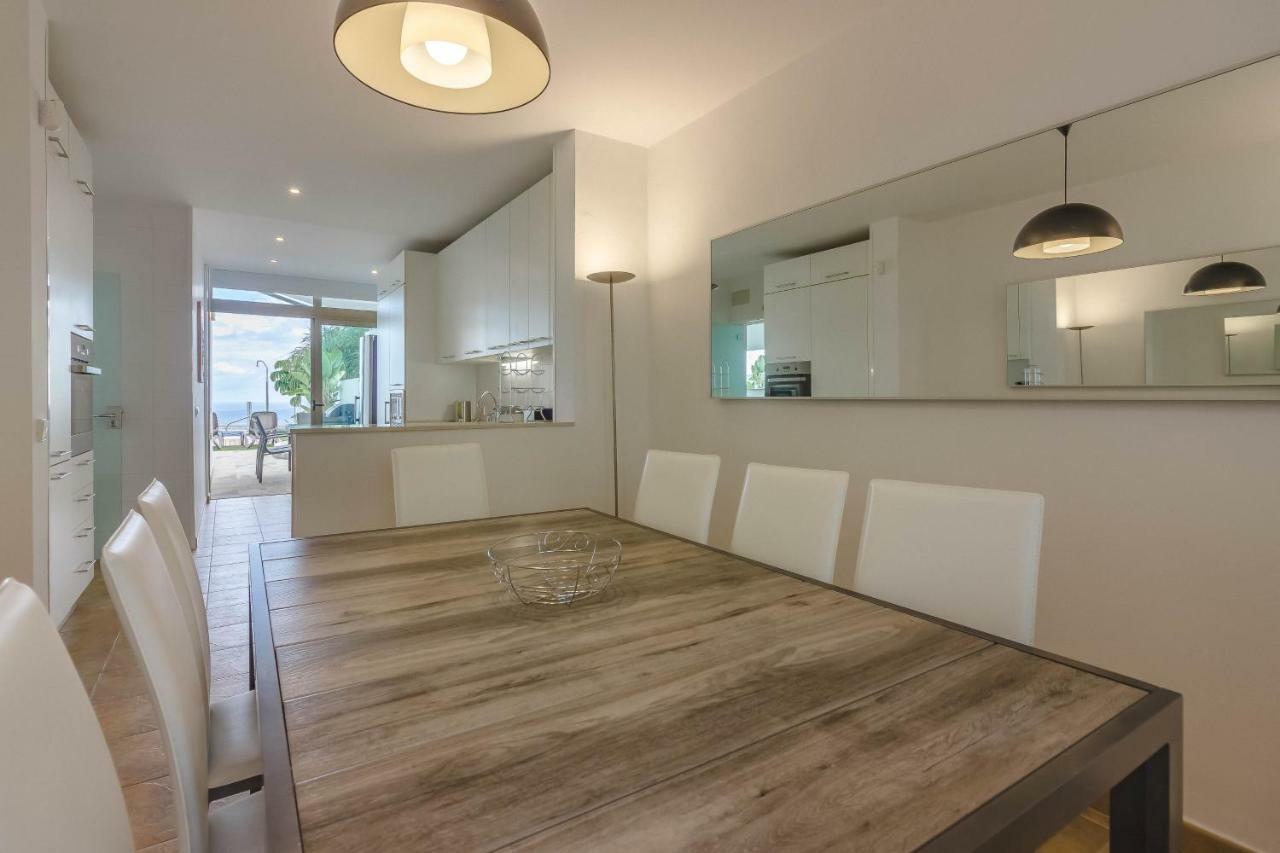 Villa Isabella, Luxury With Heated Pool Ocean View In Adeje, Tenerife