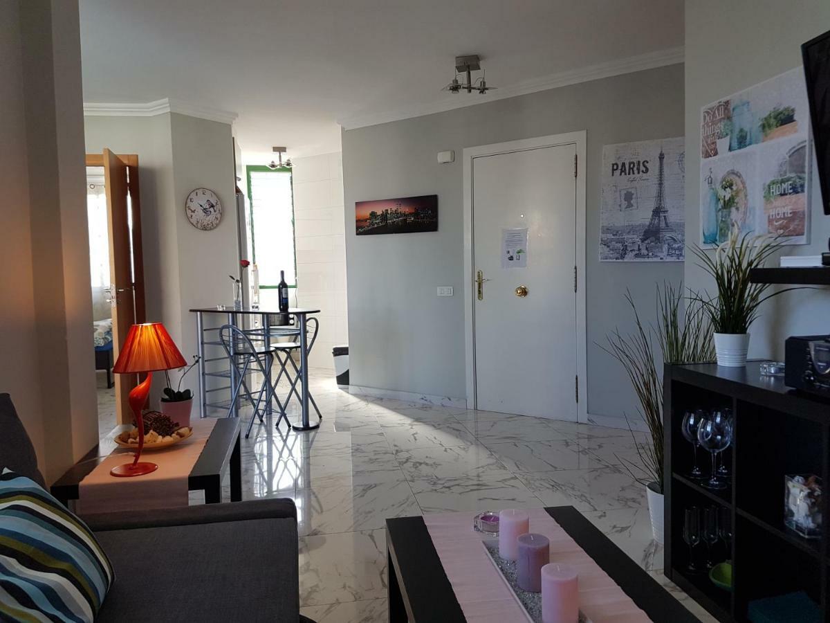 Apartment Casa Palmera: Beachside Retreat With Heated Pool And Sea Views