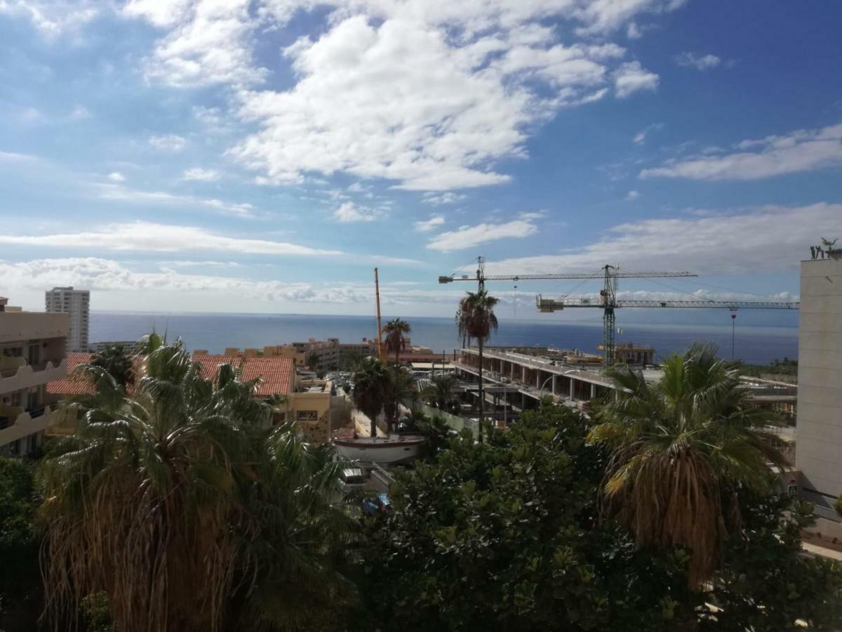 Marina Palace - *