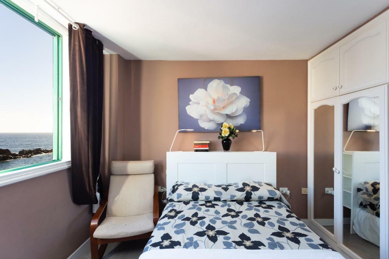 Home2book Stunning Sea Front House Hébergement de vacances El Escobonal