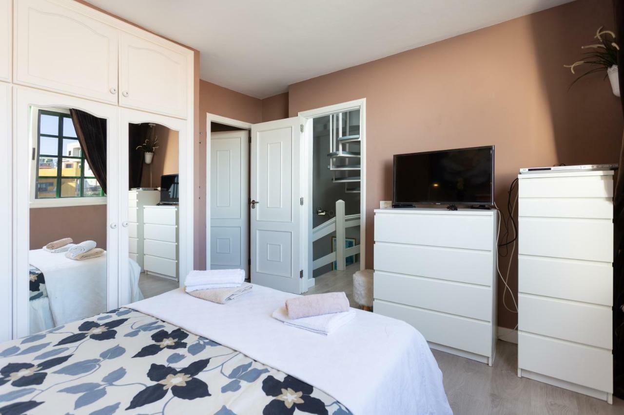 Hébergement de vacances Home2book Stunning Sea Front House El Escobonal