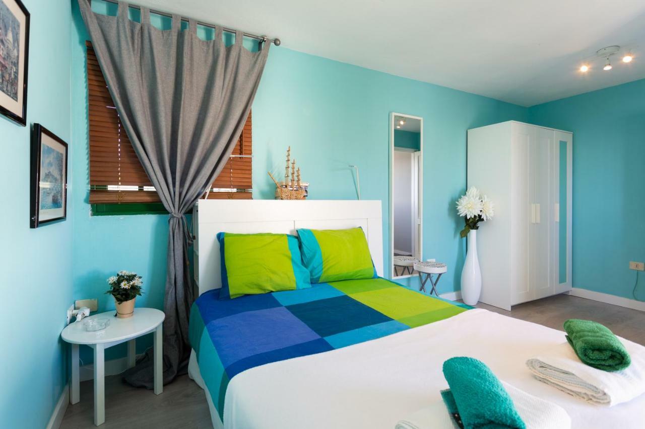 Hébergement de vacances Home2book Stunning Sea Front House El Escobonal