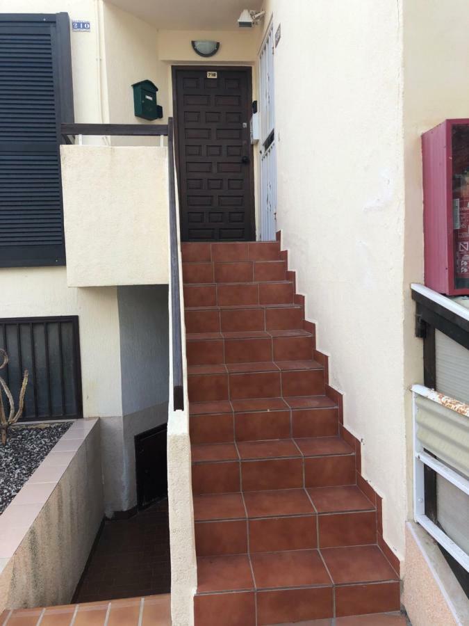 Sunny Near The Beach With Wifi, Balcony And Pool *