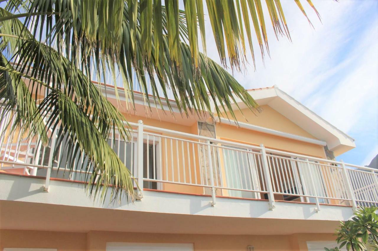 In Protected Space In Front Of The Sea Villa Los Realejos