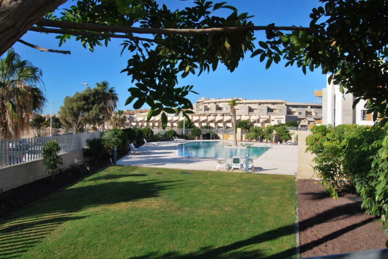 Luxury Beachfront Penthouse Apartment *