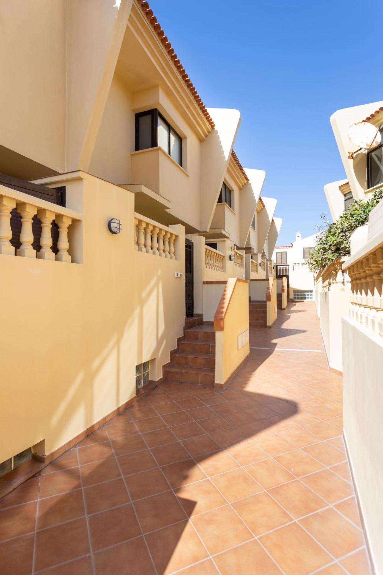Medano Townhouse Holiday home *