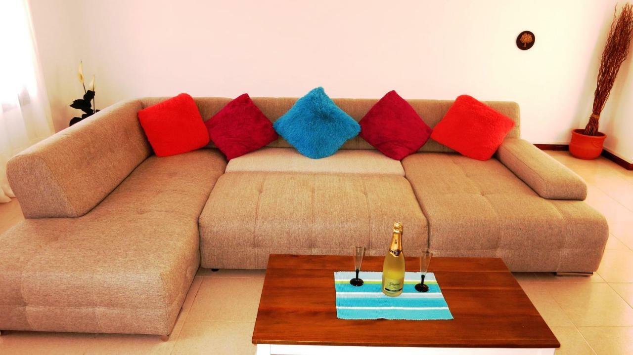 Large On Golf Course Apartment