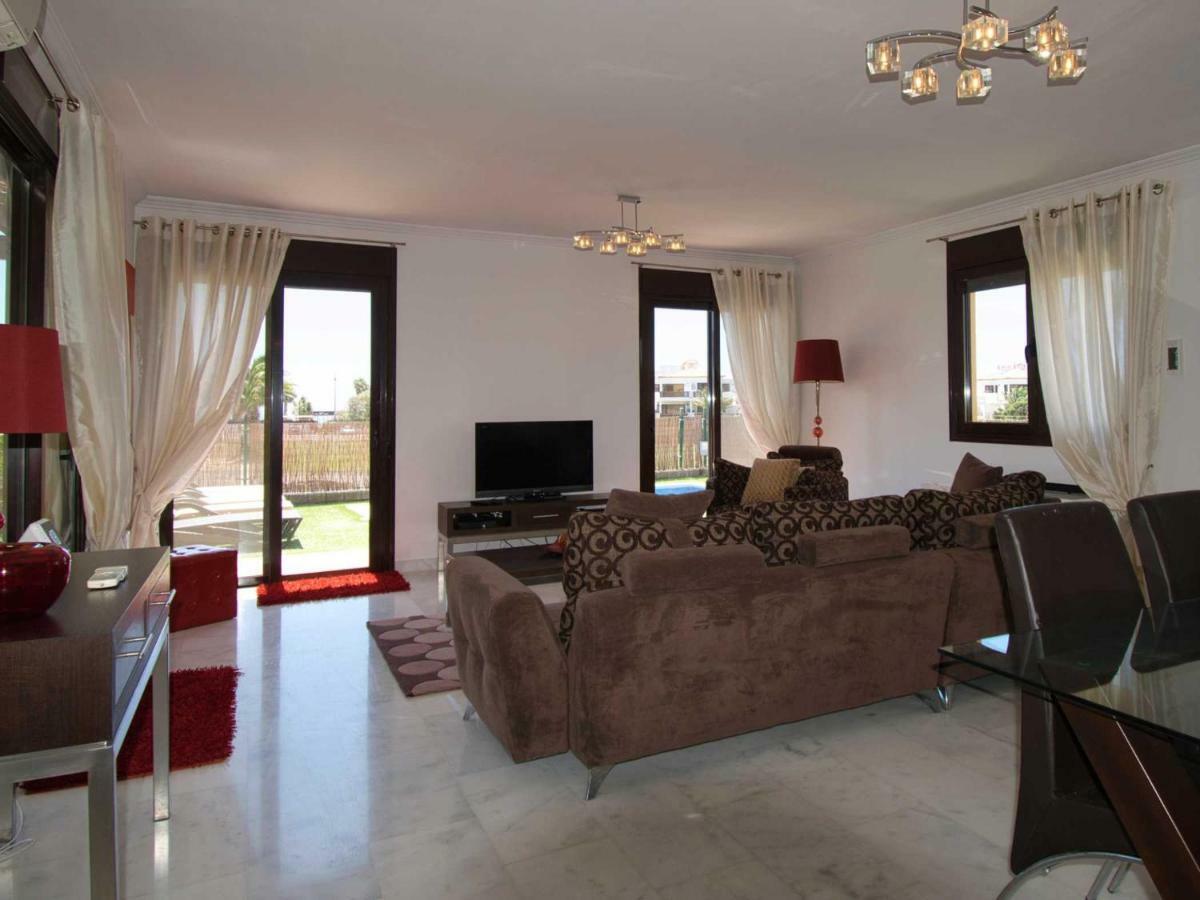 Island Golf Villas, Amarilla Golf And Country Club Villa *