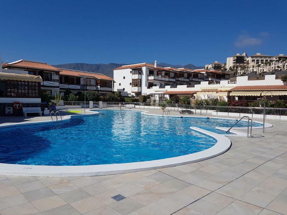 Playa Del Duque In 1st Sea Line Directly On The Beach, Heated Pool, Wifi, Balcony Apartment *
