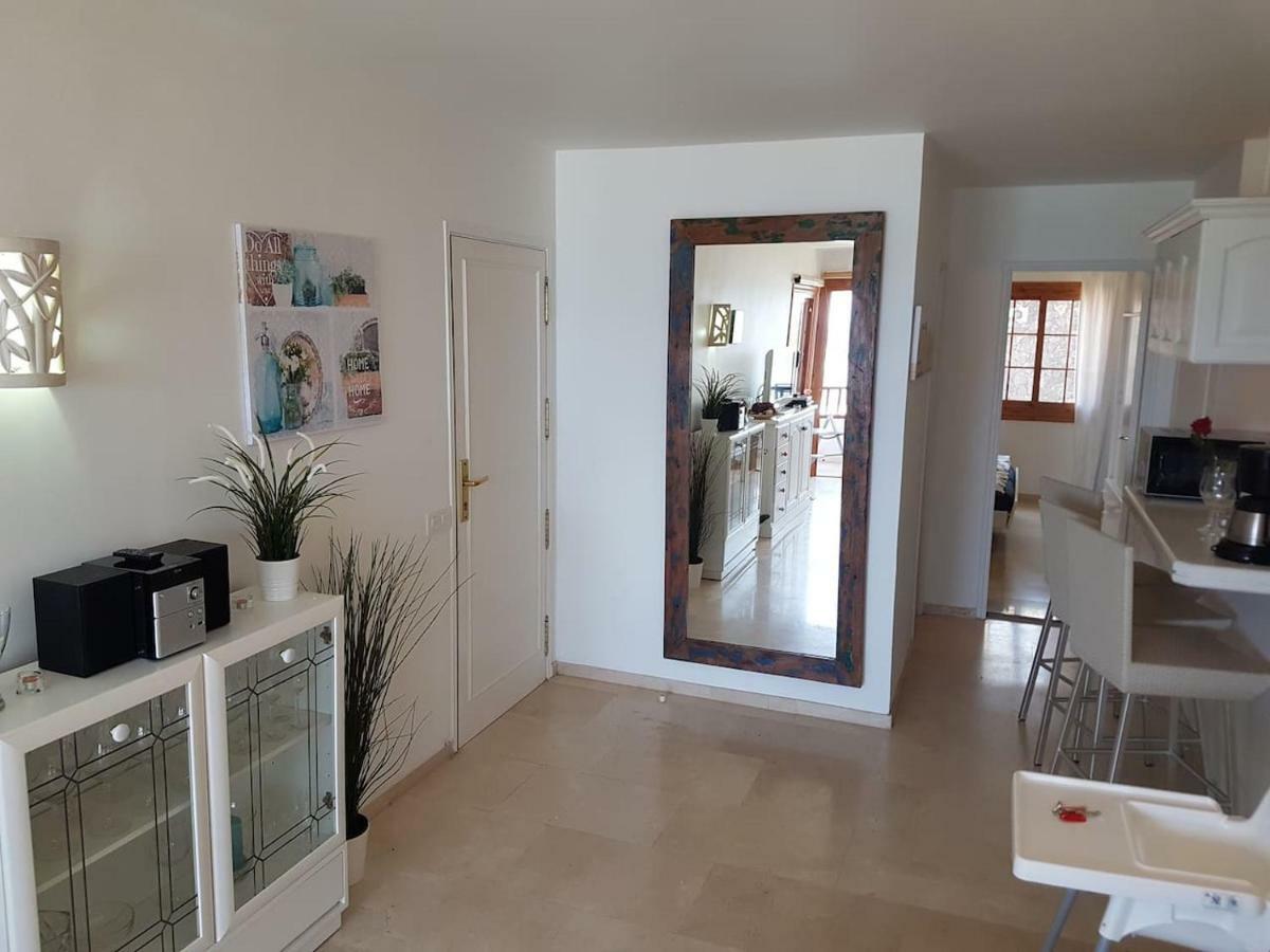 Playa Del Duque In 1st Sea Line Directly On The Beach, Heated Pool, Wifi, Balcony Apartment