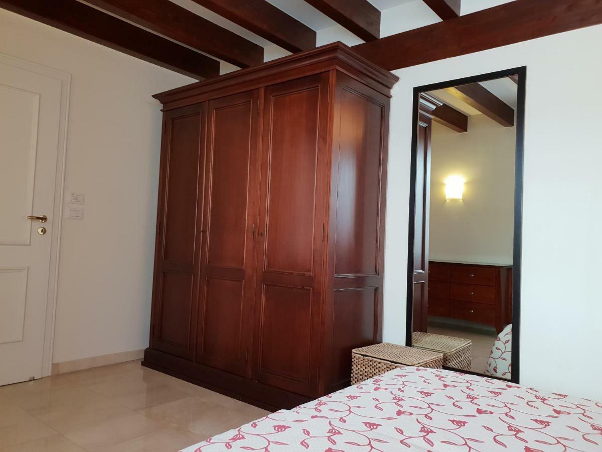 Strelitzia Villa *