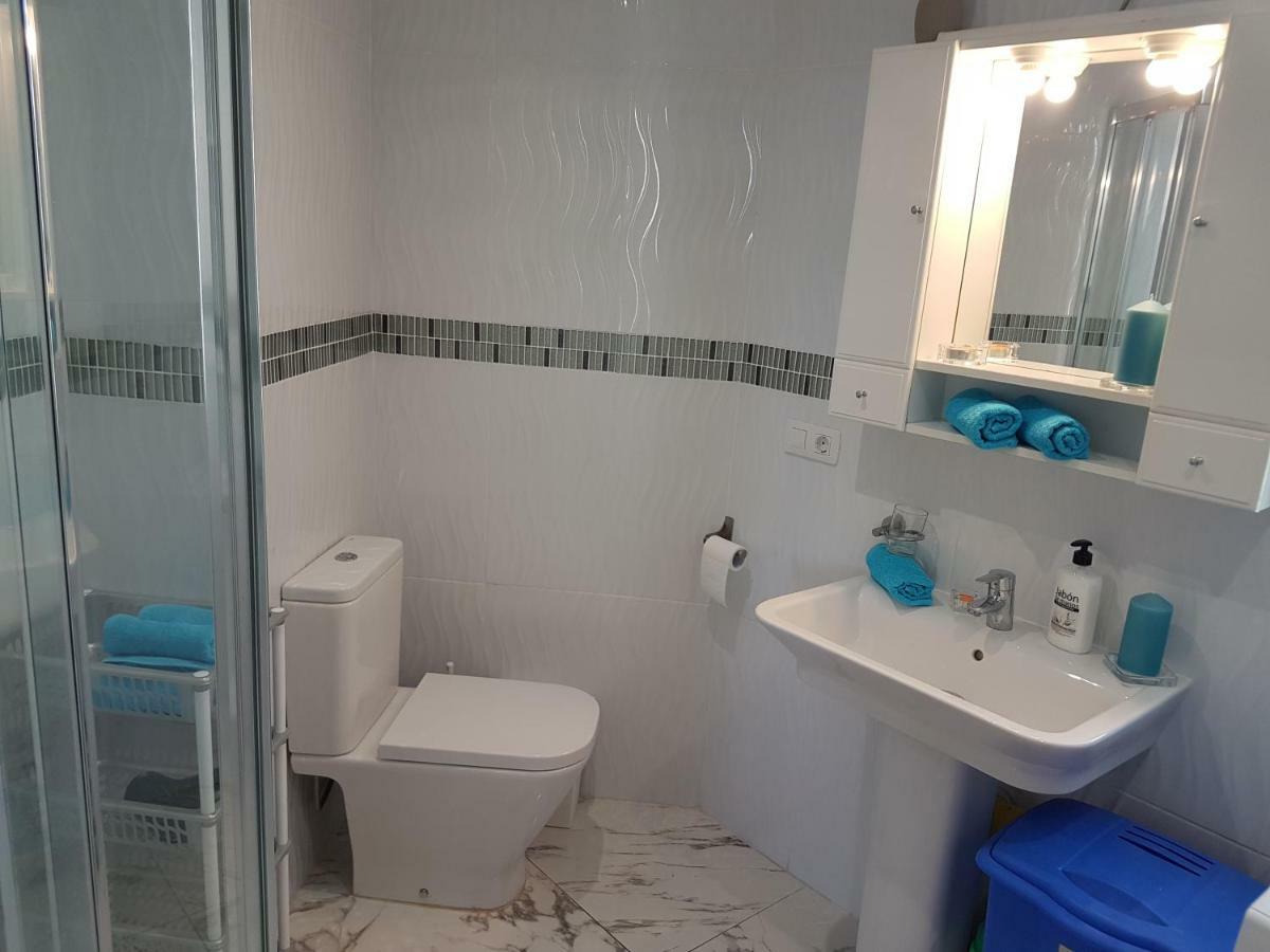 Apartment Casa Palmera: Beachside Retreat With Heated Pool And Sea Views Arona (Tenerife)