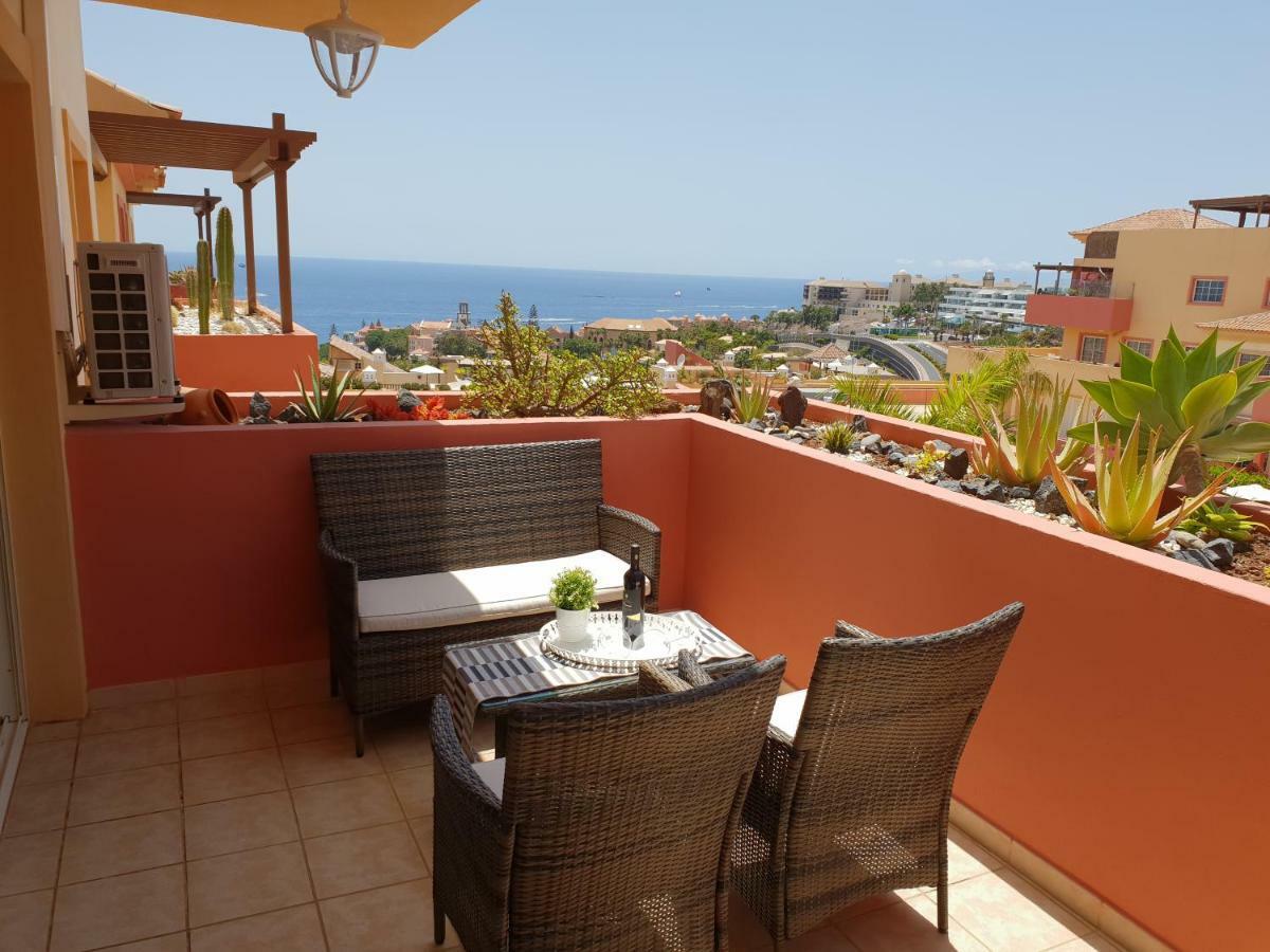Apartment Terrazas Del Duque 2: Beachfront Oasis With Sea Views And Heated Pool *