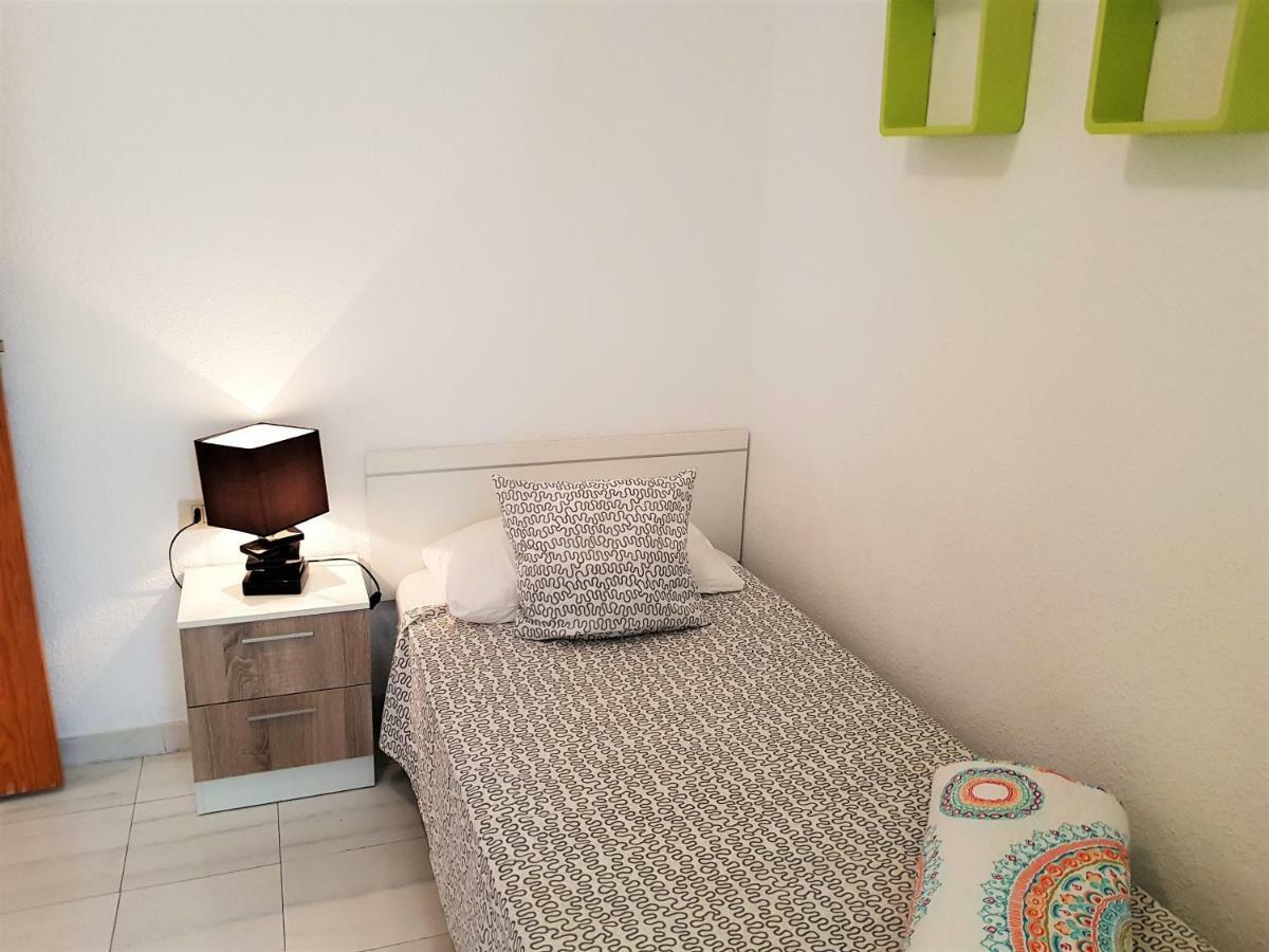 Alquilaencanarias Colon Center, Near The