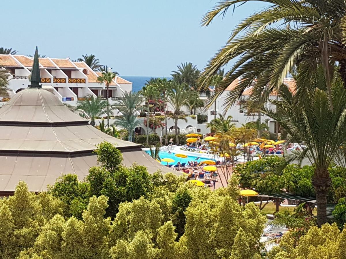 Appartement Two Bedroom Beachfront No 3 With Sea-view, Heated Pool, Close To The Sea Arona (Tenerife)
