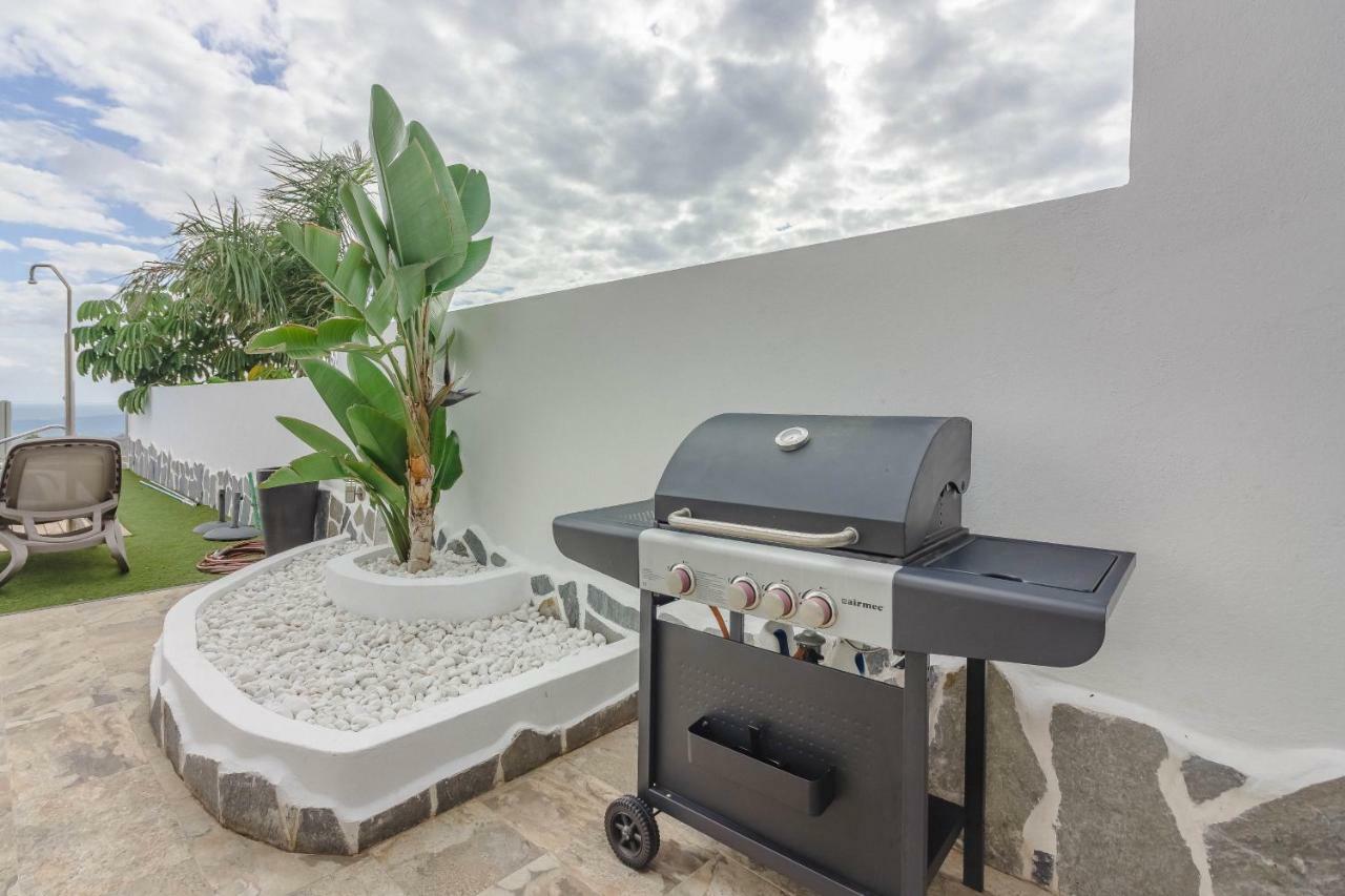 Villa Isabella, Luxury With Heated Pool Ocean View In Adeje, Tenerife