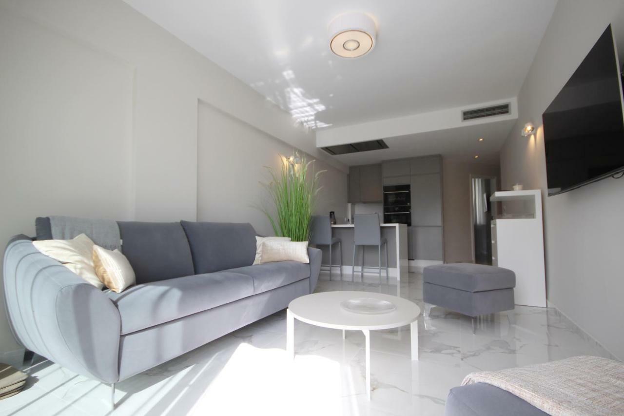 Apartment Luxury In First Line With Pool