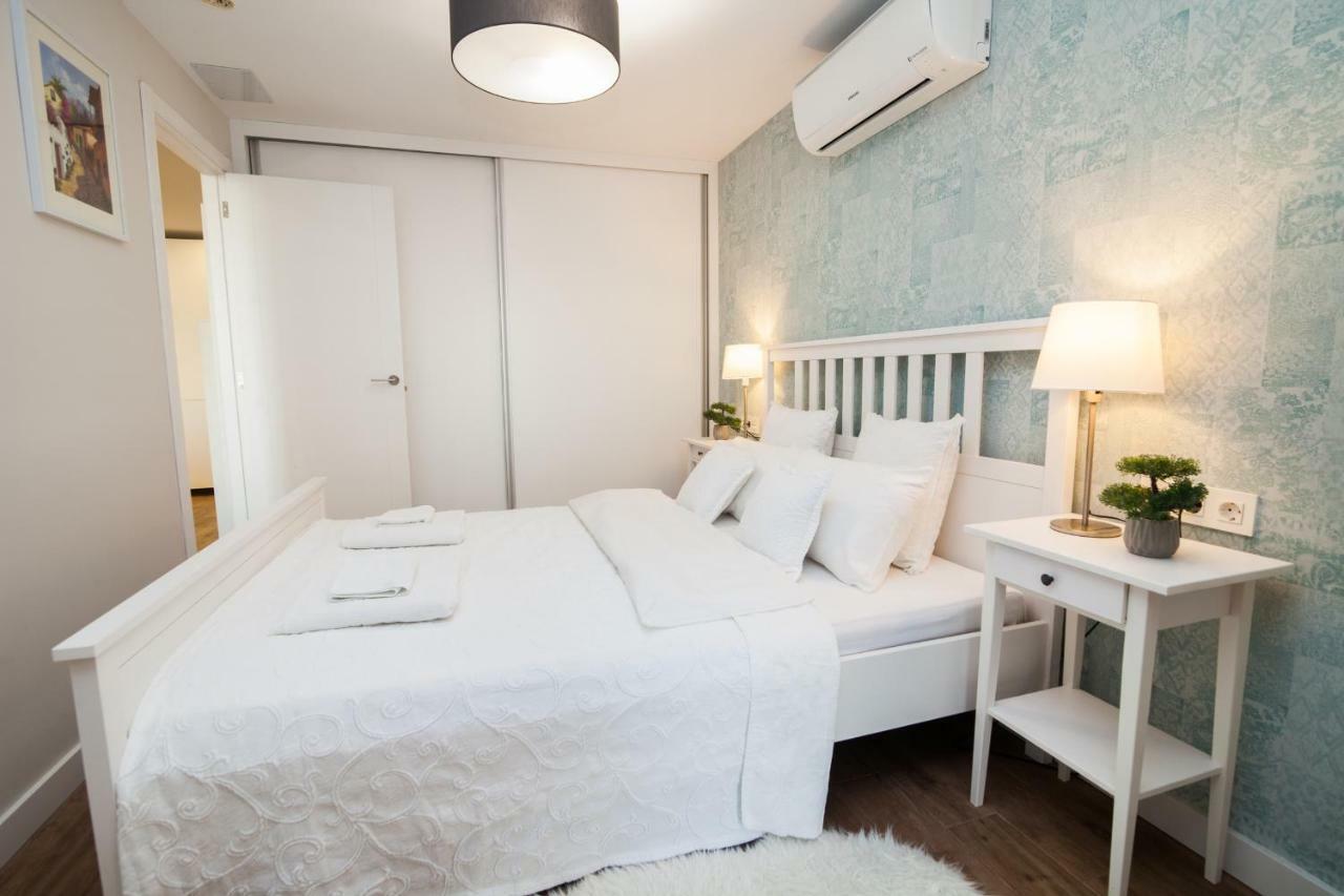 Apartamento Playa De Americas 2 *