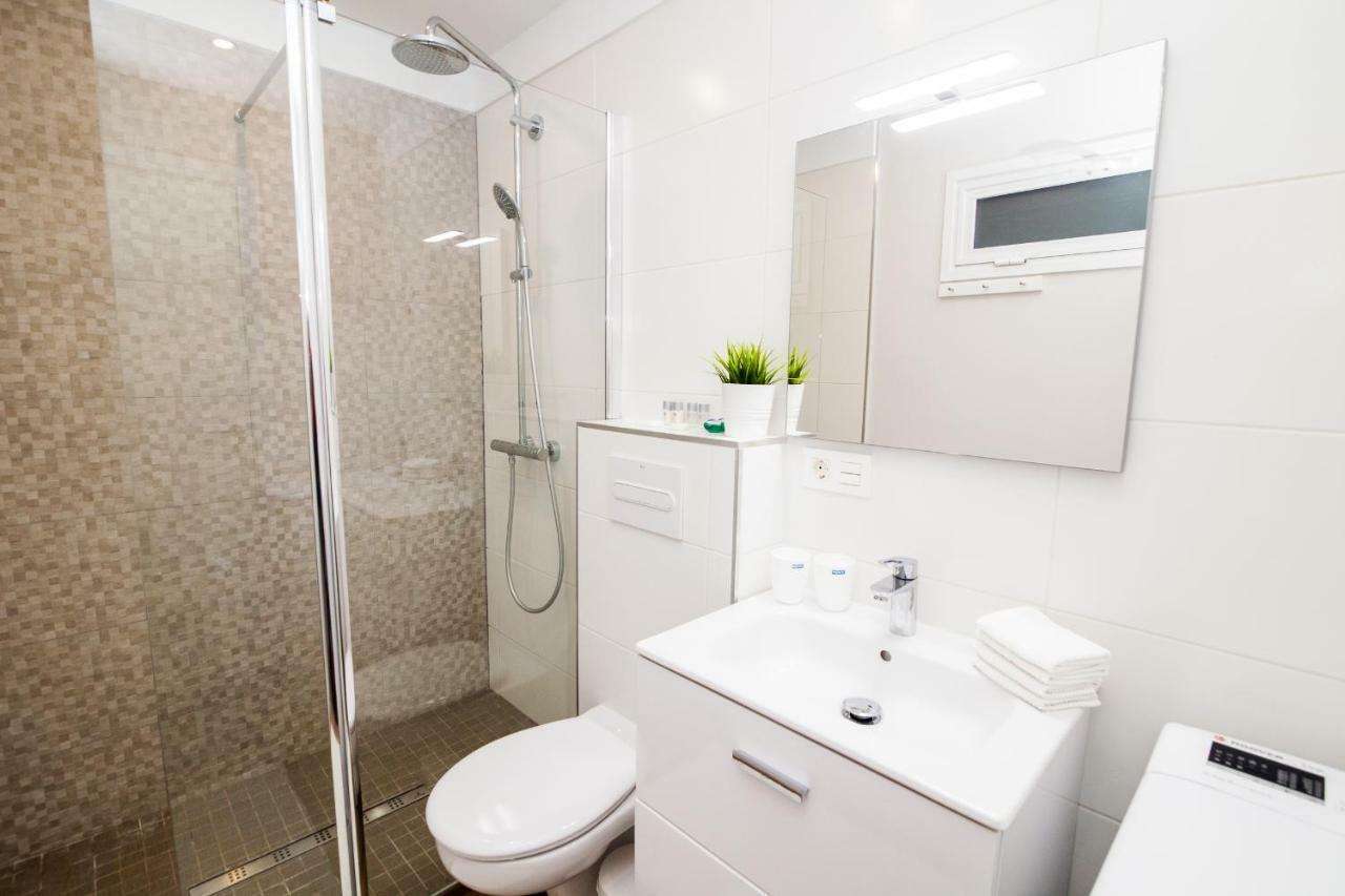 Apartamento Playa De Americas 2 *