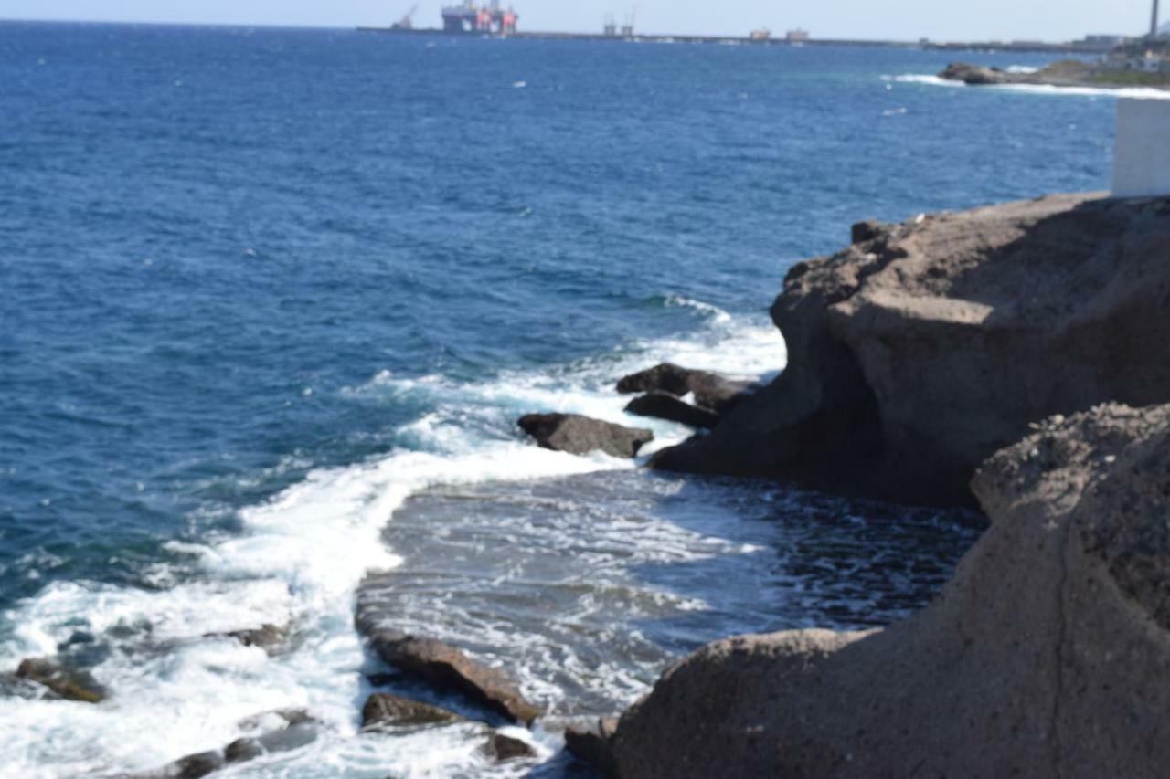 La Caleta 1 *