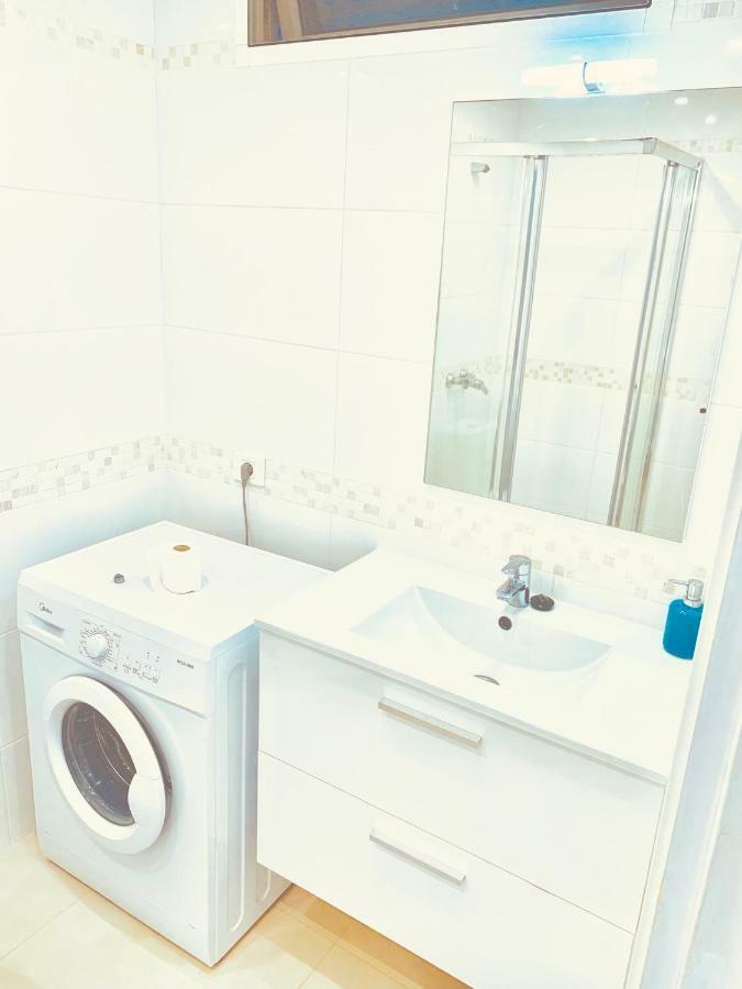 First Line Seaview Apartamento *