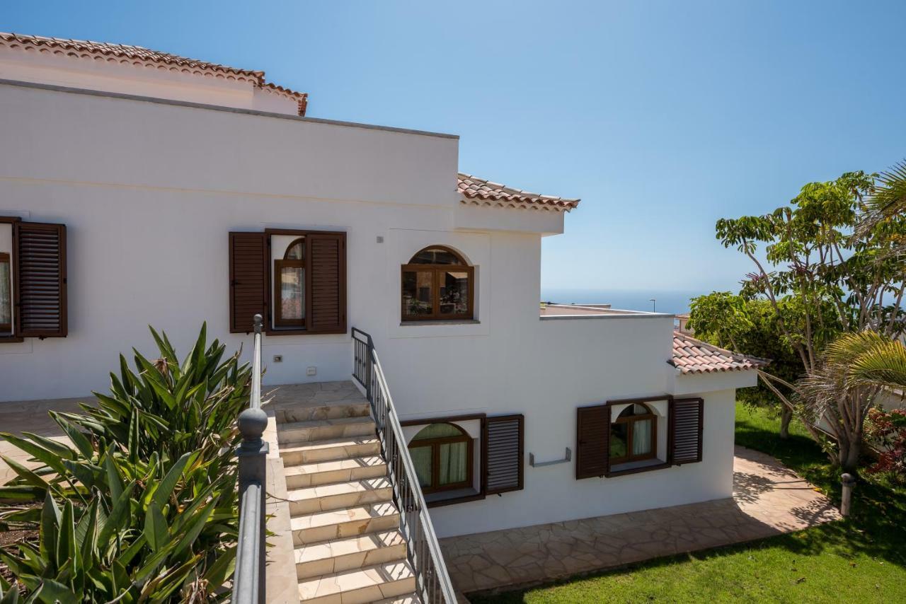 1 Charming Conde Private Garden Pool, Bbq! Villa