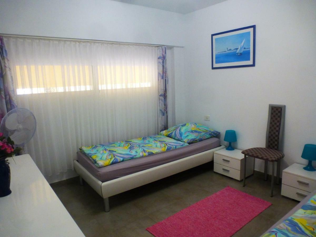 Unique Great Floor By The Ocean With Open Terrace. Separate Entrance. Adults Only Villa