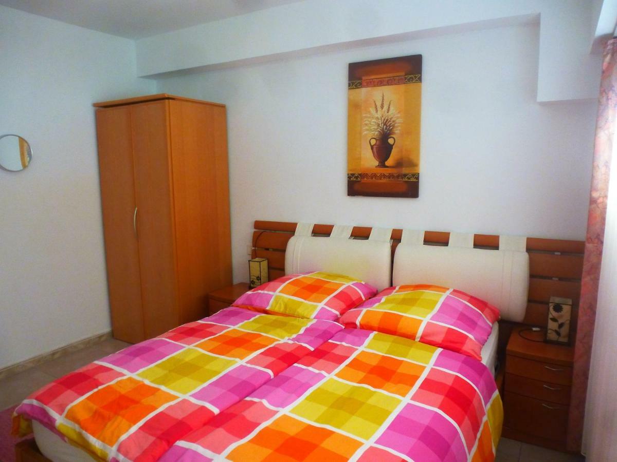 Unique Great Floor By The Ocean With Open Terrace. Separate Entrance. Adults Only *