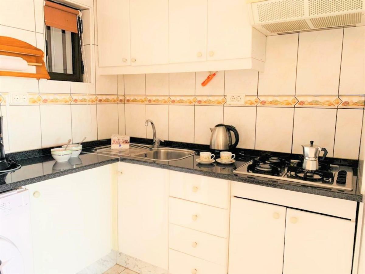 Apartment Sea Breeze In Playa De Americas With Parking *
