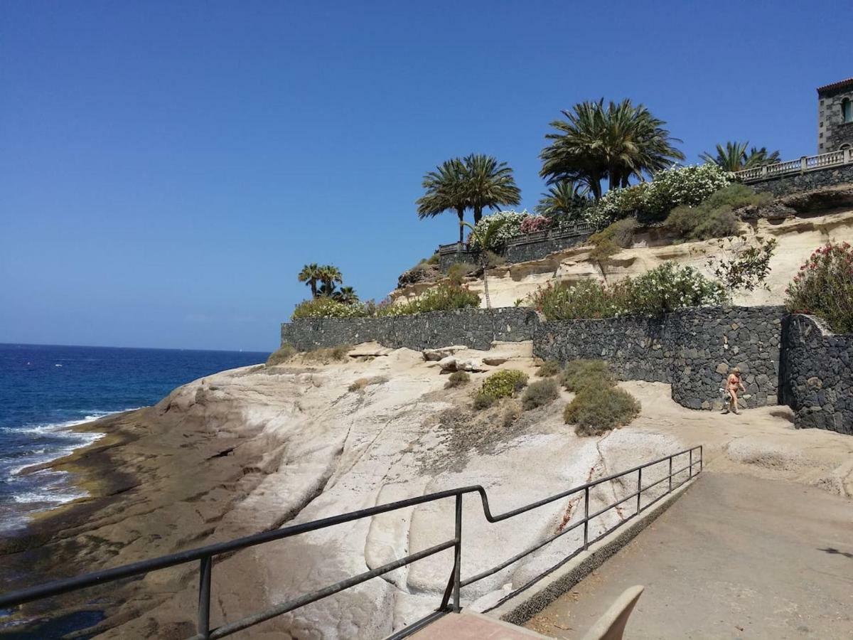 Apartment Playa Del Duque In 1st Sea Line Directly On The Beach, Heated Pool, Wifi, Balcony