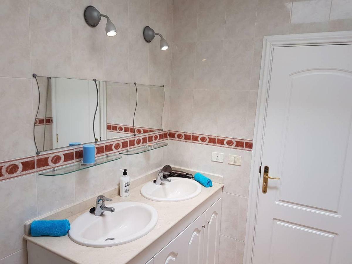 Roque Del Conde 3 With Fantastic Sea View, Terrace, Pool, Wifi, Sat-tv, Garage Сasa de vacaciones Costa Adeje (Tenerife)