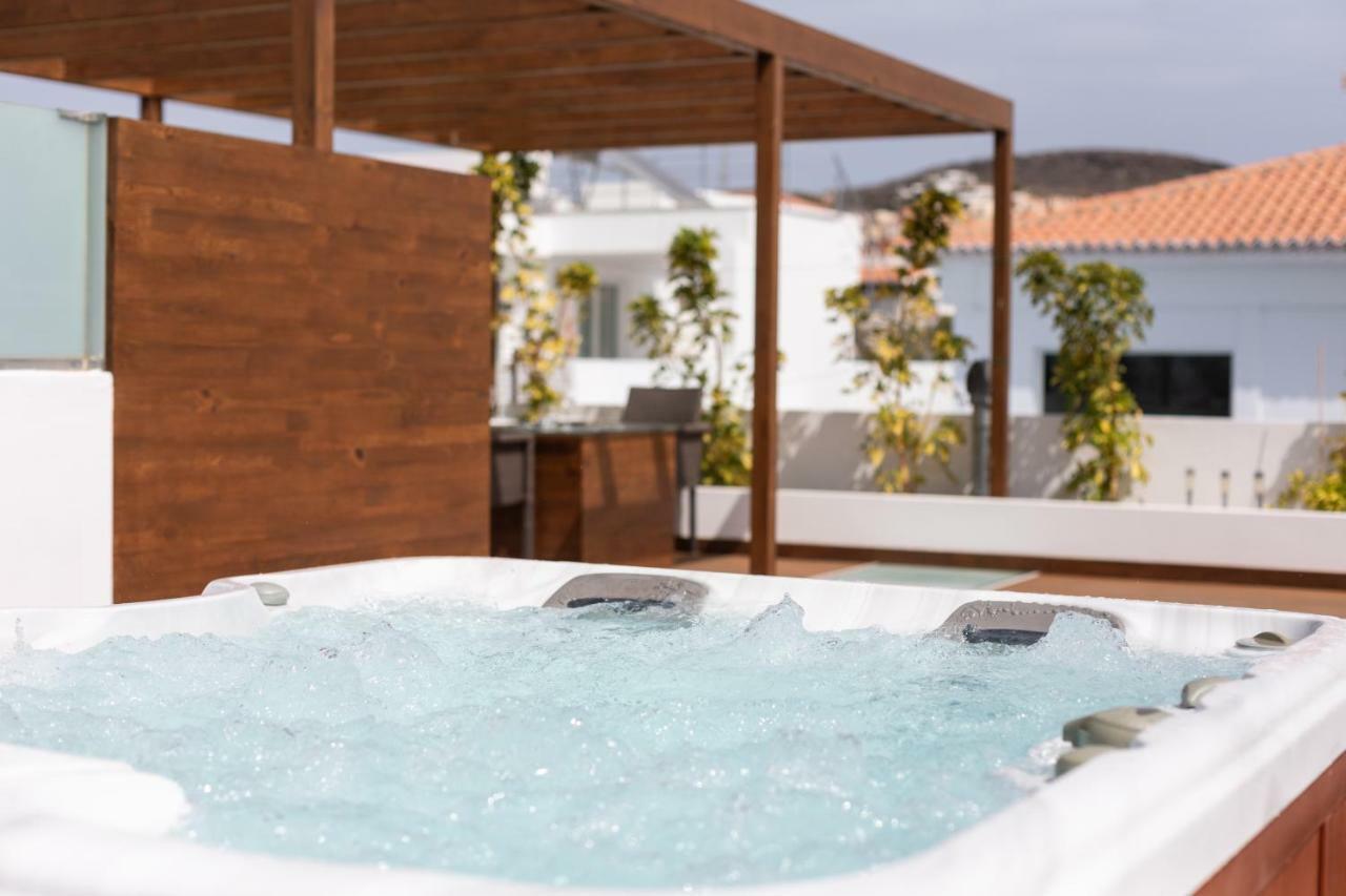 Luxurious With Jacuzzi