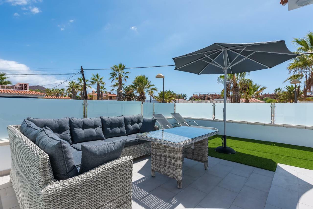Luxurious 5* - 300m2 - Private Heated Pool - Garage - Wifi