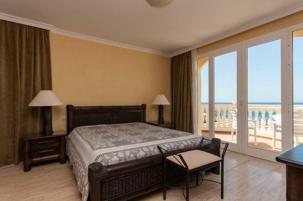 Exclusive On The First Line Of The Ocean With A Private Heated Pool Los Cristianos (Tenerife)