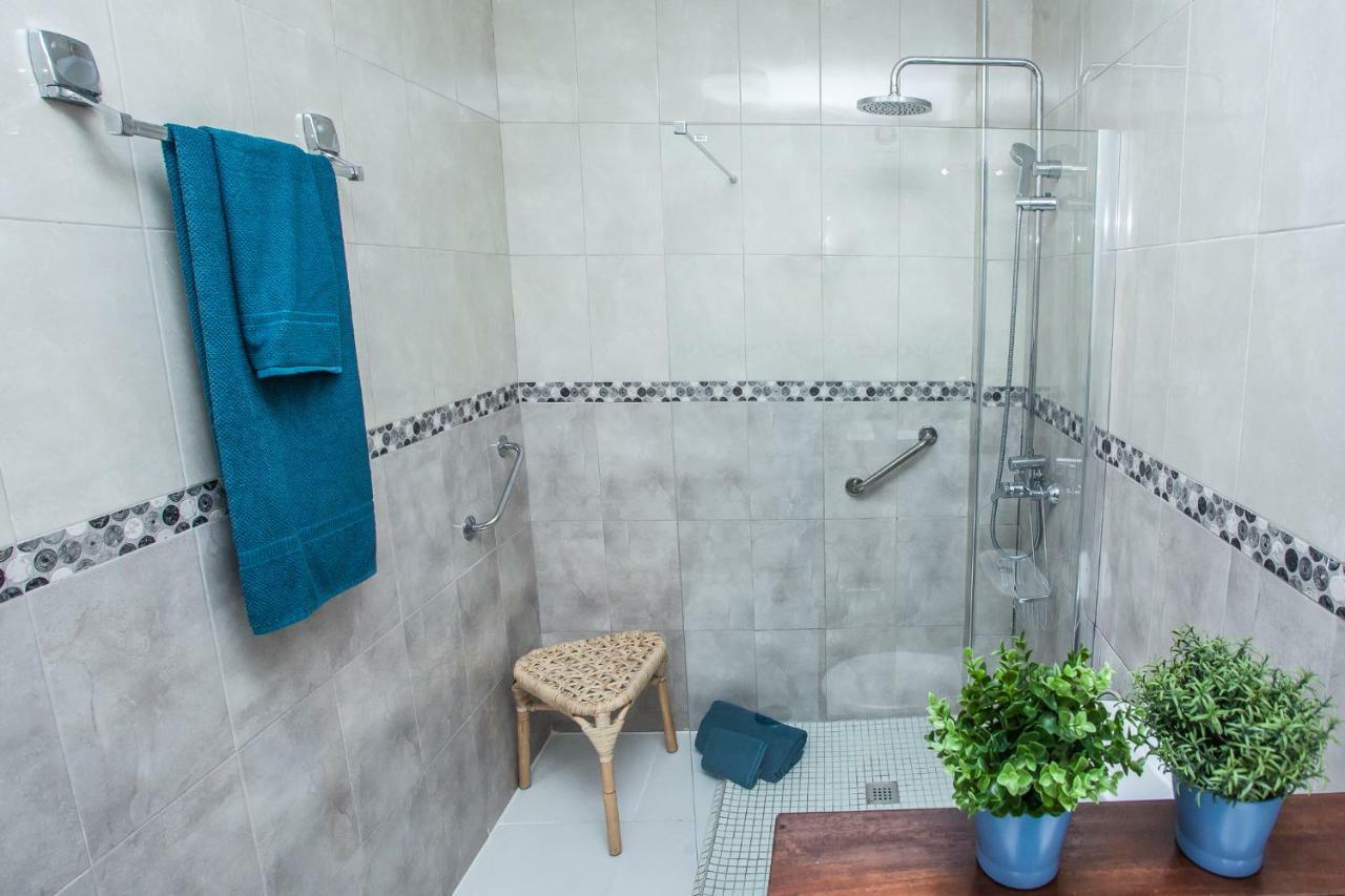 Spectacular Renovated Apartment, 5 Min To Camison Beach, With Aircon